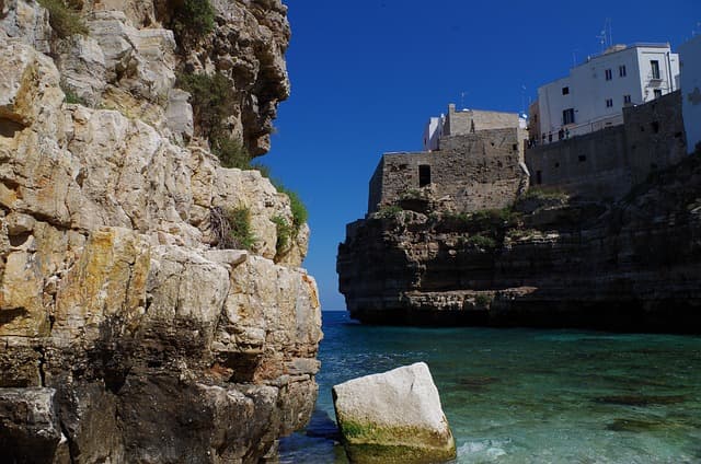 https://booking.vit.travel/uploaded_files/tours/6370/8d4fd335b110f559751dc2757529151c.jpg